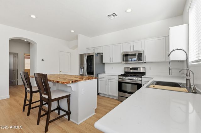 9451 W MARY ANN Drive, Peoria, AZ 85382