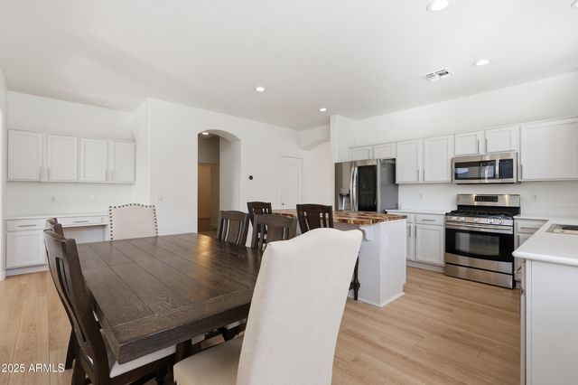 9451 W MARY ANN Drive, Peoria, AZ 85382