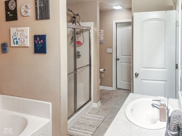 1417 Graybark, Sheridan, IN 46069
