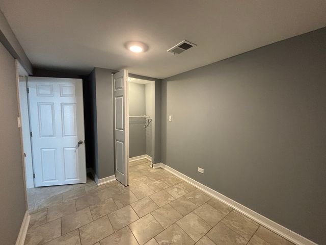 9236 S Blackstone Avenue, Chicago, IL 60619
