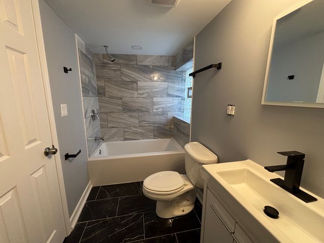 9236 S Blackstone Avenue, Chicago, IL 60619