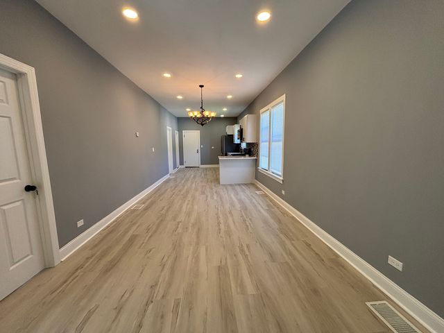 9236 S Blackstone Avenue, Chicago, IL 60619