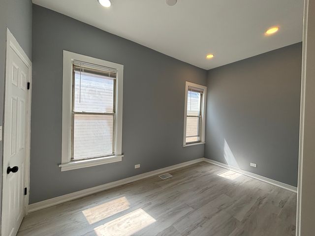 9236 S Blackstone Avenue, Chicago, IL 60619