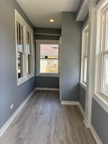 9236 S Blackstone Avenue, Chicago, IL 60619