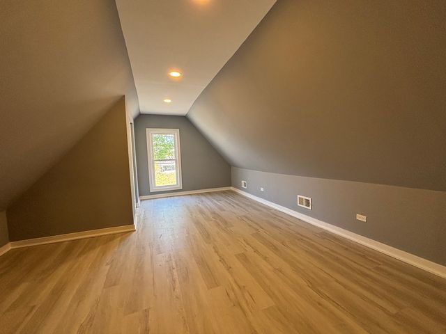 9236 S Blackstone Avenue, Chicago, IL 60619