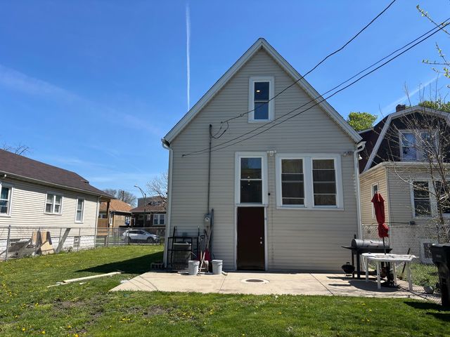 9236 S Blackstone Avenue, Chicago, IL 60619
