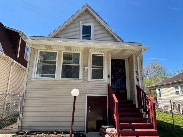 9236 S Blackstone Avenue, Chicago, IL 60619