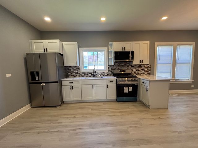 9236 S Blackstone Avenue, Chicago, IL 60619
