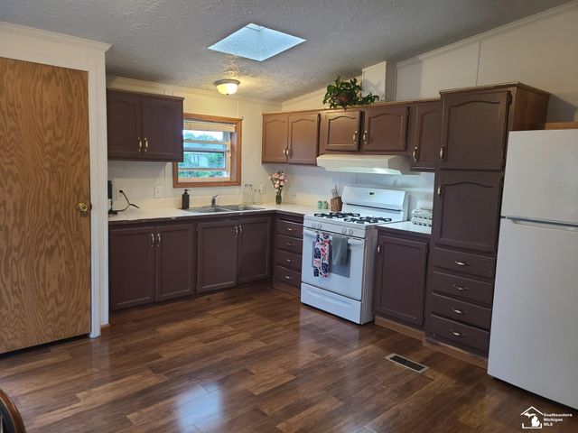 3202 Ferndale Street, Frenchtown Twp, MI 48162