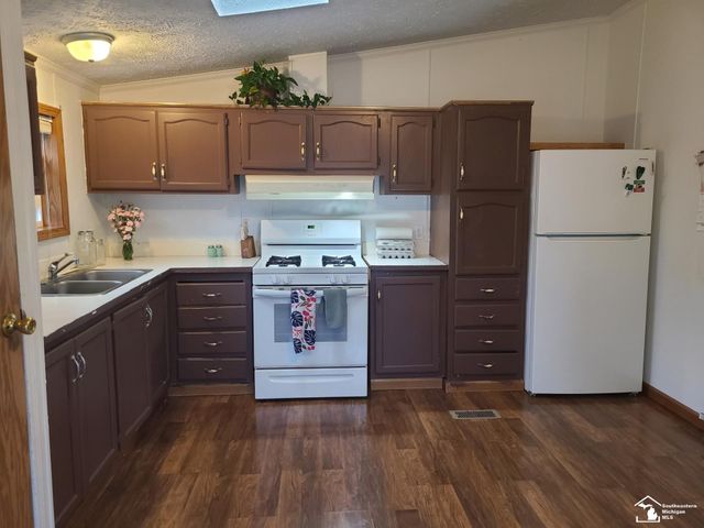 3202 Ferndale Street, Frenchtown Twp, MI 48162