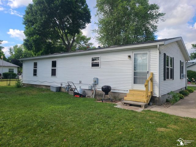 3202 Ferndale Street, Frenchtown Twp, MI 48162