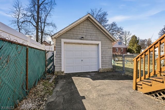 204 Pine St, Roselle Boro, NJ 07203