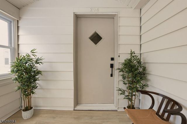 204 Pine St, Roselle Boro, NJ 07203