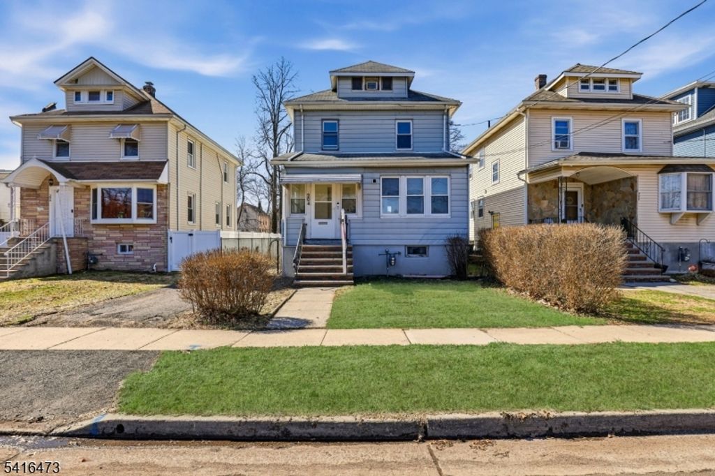 204 Pine St, Roselle Boro, NJ 07203