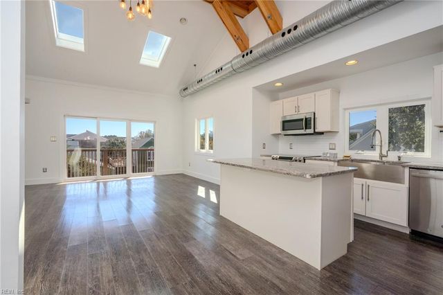 4467 Ocean View AVE, Virginia Beach, VA 23455