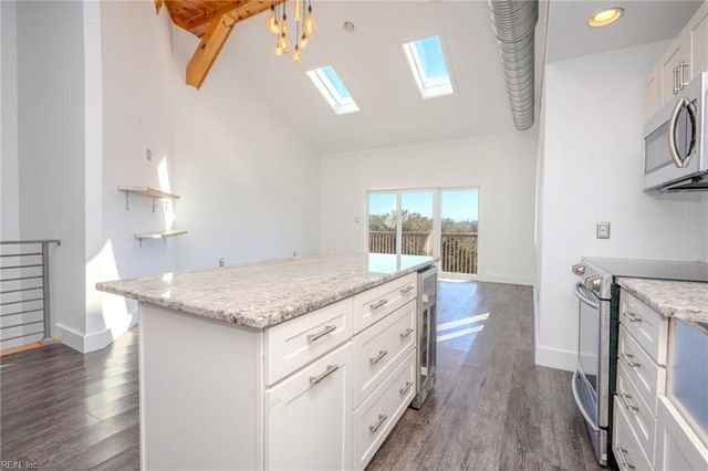 4467 Ocean View AVE, Virginia Beach, VA 23455