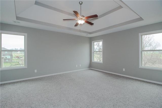 8977 NE 99th Street, Kansas City, MO 64157