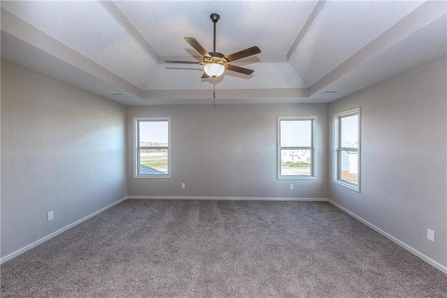 8977 NE 99th Street, Kansas City, MO 64157