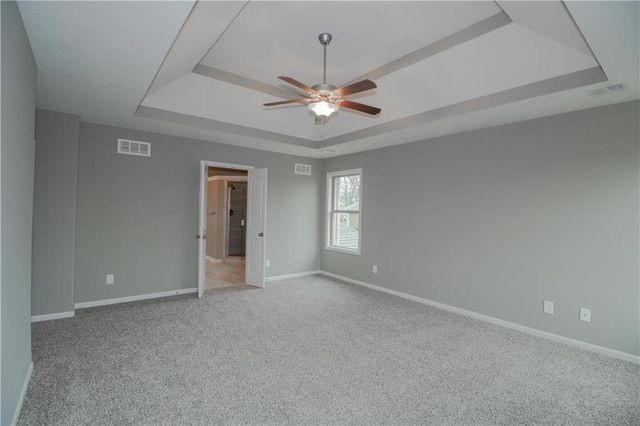 8977 NE 99th Street, Kansas City, MO 64157