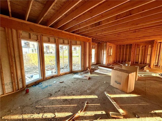 8977 NE 99th Street, Kansas City, MO 64157