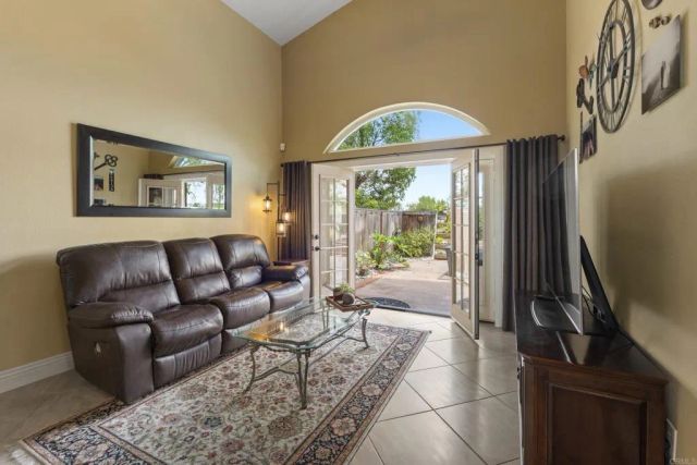 3555 Simsbury Ct, Carlsbad, CA 92010