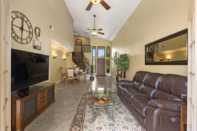 3555 Simsbury Ct, Carlsbad, CA 92010