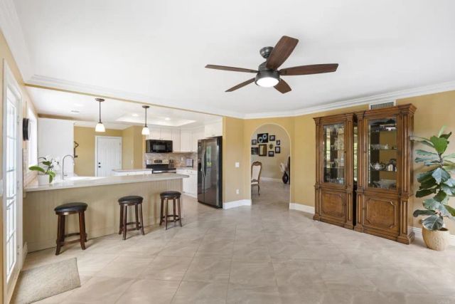 3555 Simsbury Ct, Carlsbad, CA 92010