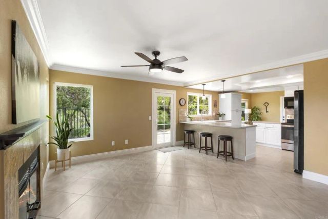 3555 Simsbury Ct, Carlsbad, CA 92010