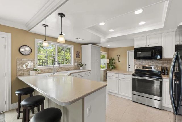 3555 Simsbury Ct, Carlsbad, CA 92010