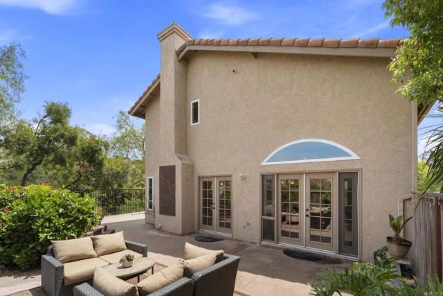 3555 Simsbury Ct, Carlsbad, CA 92010
