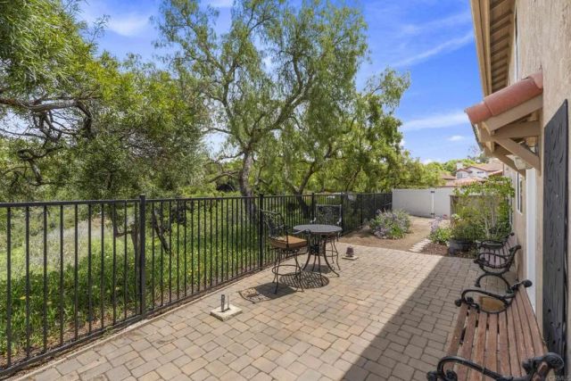 3555 Simsbury Ct, Carlsbad, CA 92010