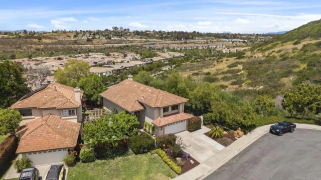 3555 Simsbury Ct, Carlsbad, CA 92010
