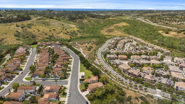 3555 Simsbury Ct, Carlsbad, CA 92010