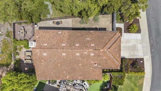 3555 Simsbury Ct, Carlsbad, CA 92010