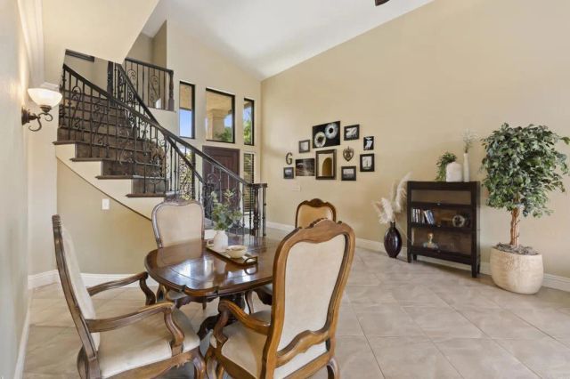 3555 Simsbury Ct, Carlsbad, CA 92010