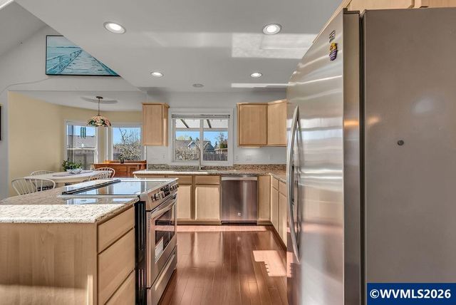 921 Hermanson St, Woodburn, OR 97071