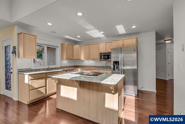 921 Hermanson St, Woodburn, OR 97071