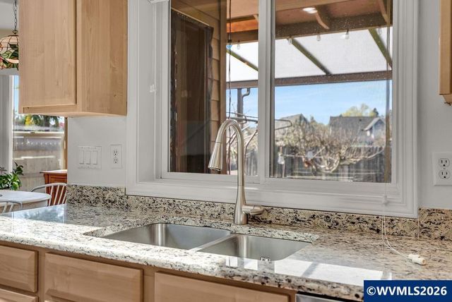 921 Hermanson St, Woodburn, OR 97071