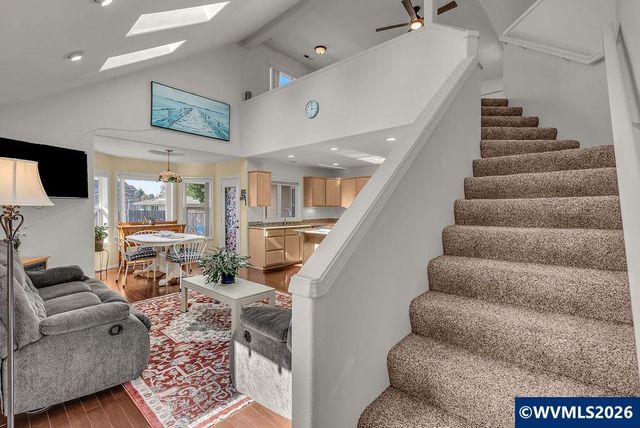 921 Hermanson St, Woodburn, OR 97071