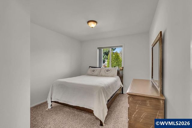 921 Hermanson St, Woodburn, OR 97071