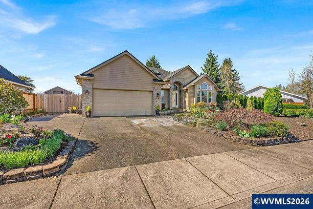 921 Hermanson St, Woodburn, OR 97071