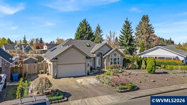 921 Hermanson St, Woodburn, OR 97071