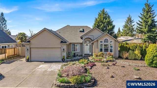 921 Hermanson St, Woodburn, OR 97071