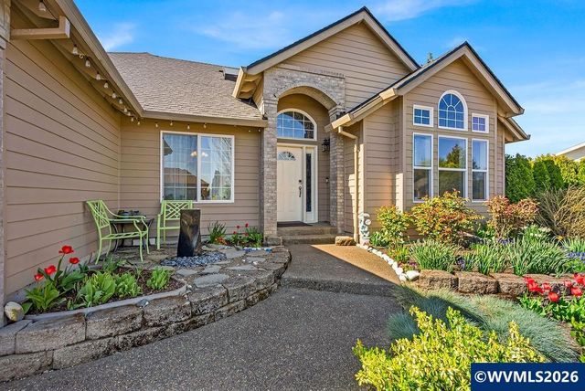 921 Hermanson St, Woodburn, OR 97071