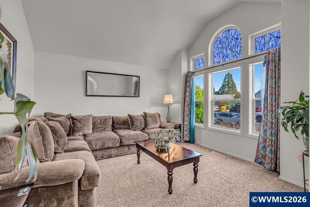 921 Hermanson St, Woodburn, OR 97071