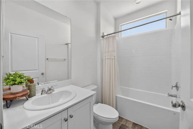 4877 Goldfinch Street, Hemet, CA 92545
