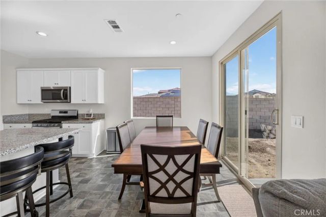 4877 Goldfinch Street, Hemet, CA 92545