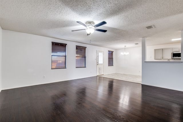 1501 Big Lake Drive, Mesquite, TX 75181