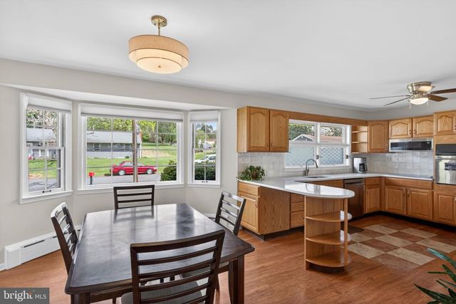 141 SIEGFRIED AVE, Nazareth, PA 18064