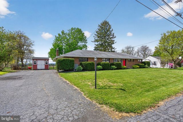 141 SIEGFRIED AVE, Nazareth, PA 18064